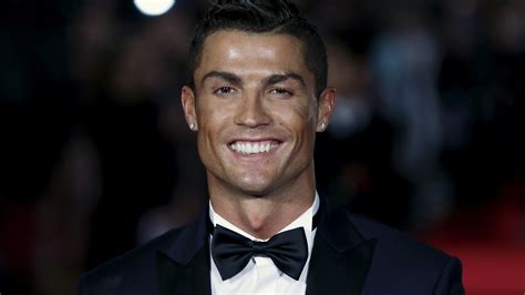 Cristiano Ronaldos Body Measurements Including Height Weight Shoe