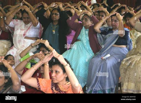 Jain Women Celebrate Mahavir Jayanti In The Jain Temple At Kingsbury