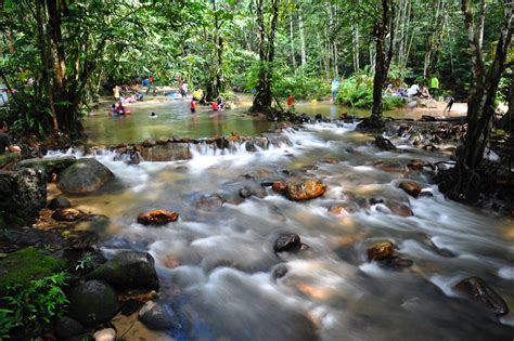 Hahhh….gambar ni pun boleh cuci gak mata kita ni.tenang jer rasa… 7 Natural Spots to Visit in Hulu Selangor | LokaLocal