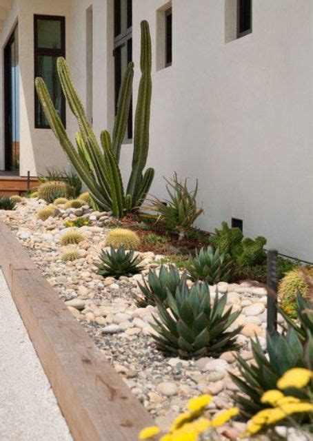 Thousands of items $14.99 or less. 30 Trendy And Beautiful Desert Garden Décor Ideas ...