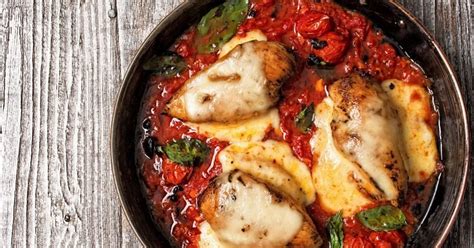 Poulet à la tomate italienne sauce au beurre et basilic