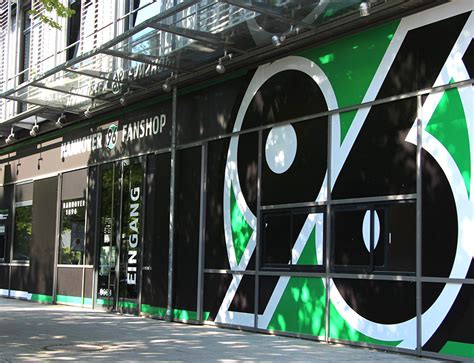Hannover 96 jetzt hannover 96 trikots und fanartikel im bild shop bestellen! Hannover 96: Großer Fanshop-Lagerverkauf: Wir machen Platz ...