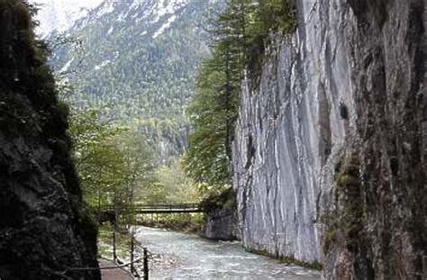 Dieser liegt im südosten des bundeslandes und grenzt im süden und osten an österreich, im nordosten an niederbayern und die oberpfalz, im nordwesten. Quermania - Bayern - Ausflugsziele und Sehenswürdigkeiten ...