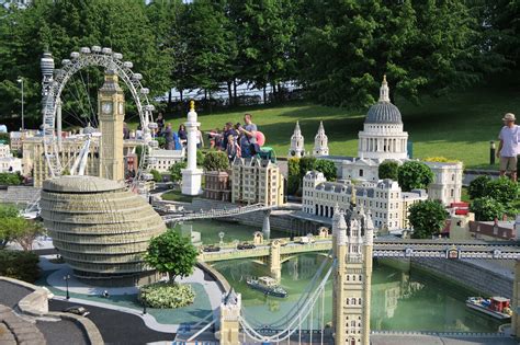 Legoland Windsor Parque De Diversões Da Lego No Sul De Londres Com