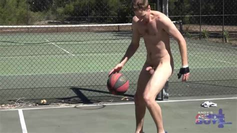 Australian Dude Nick Loves To Get Naked In Public Whilst Exercising In