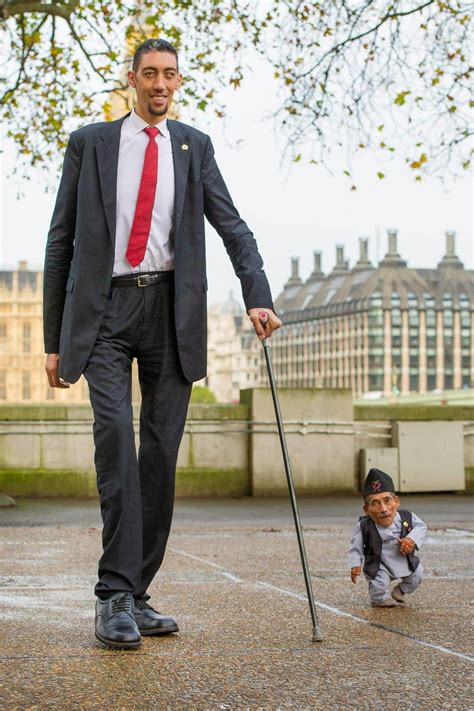 The Worlds Shortest Man Meets The Worlds Tallest Man