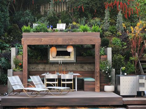 Contemporary Rustic Outdoor Living Space For Entertaining