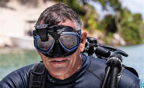 Scubapro Galileo Hud Hands Free Dive Computer Mounts Right To Your Mask Dive Computers Black