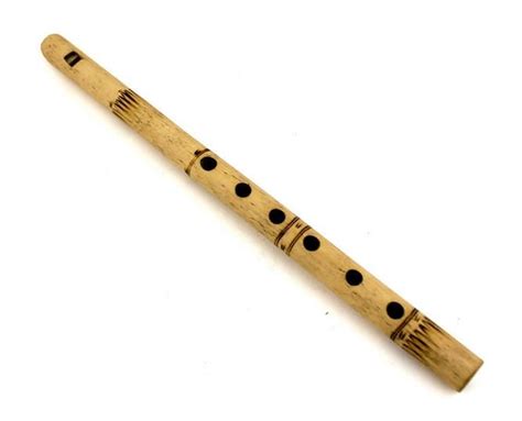 Suling lembang adalah alat musik tradisional yang ditiup dari sulawesi selatan atau lebih tepatnya berasal dari toraja, alat musik ini memiliki panjang dari 40 sampai 100 cm, oleh karena itu suling lembang adalah suling terpanjang yang ada di toraja. suling alat musik tradisional jawa | Musik tradisional, Musik, Alat