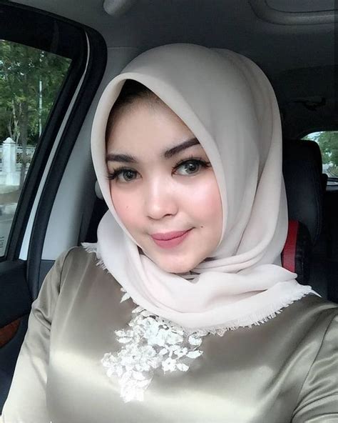 Cakenis offers a wide variety of scarf collections, fashionable modest wear, and cosmetic products. Pin oleh YTAndroid Messi di Cantik | Jilbab cantik, Produk ...