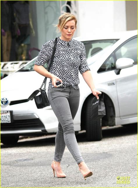 Hilary Duff Grey Skinny Jeans To Show Off Fit Figure 12 Hilary Duff