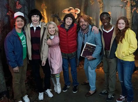 watch the stranger things cast absolutely terrify fans e online
