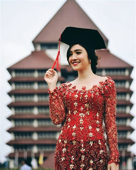 Dress Wisuda Elegan Juwitala