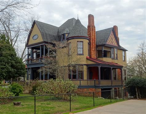 Try rentals.com to compare amenities, photos, & prices to find houses that match your needs. Femme au foyer: The "Birthplace and Deathbed of the ...