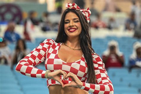 Photos Meet The Fan Getting Players Attention At World Cup The Spun