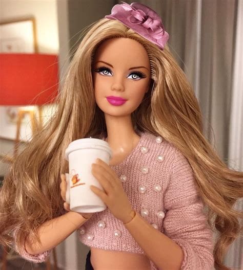 Pin By 🦋𝒩𝑜𝓊𝓇 𝒶𝓃𝓃𝑜𝓊𝓈🦋 On ‍‍🧝🏻‍♀️ Barbie ‍‍🧝🏻‍♀️ Barbie Hairstyle Barbie Fashion Beautiful