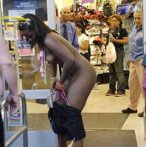Black Woman Naked In Public Store Macikos12