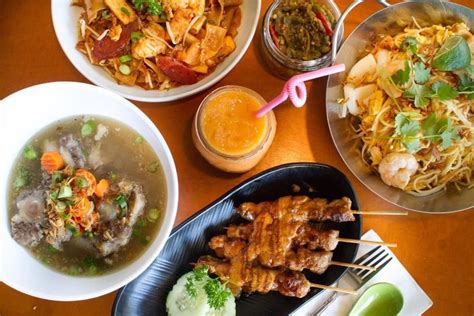 Makanan khas daerah di indonesia memiliki citra rasa yang unik. 7 Makanan Enak Indonesia Ini Ternyata Mahal Kalau Dibeli ...