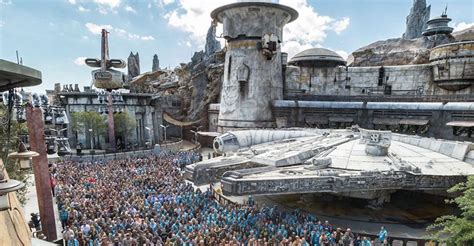 Disneylands Epic New Star Wars Theme Park Opens This Week Photos