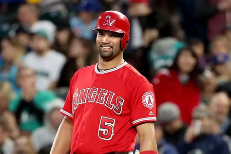Albert pujols' listed age is 41, but a former mlb exec says that number inaccurate. Albert Pujols a rejoint le club très sélect des 2000 ...