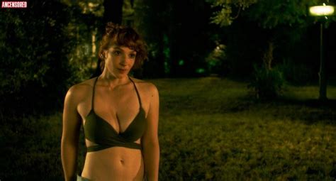 vica kerekes desnuda en foam