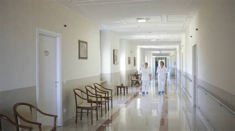 La casa di cura villa del rosario è stata costruita intorno agli anni sessanta per desiderio della superiora generale, madre marta mazziotti, della congregazione delle suore dell'apostolato cattolico (pallottine). Case di cura: alla 'Beata Vergine del Rosario' di Roma l ...