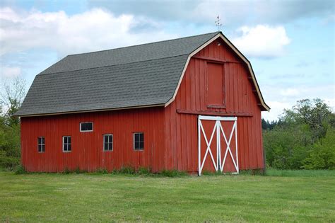 Why Are Barns Almost Always Painted Red Scitechdaily Hiyo Prelol