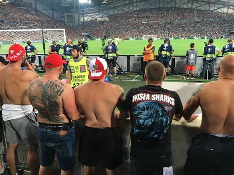 Polish hooligans attack opposite club's region a day before the derby match (destroyers hooligans widzew). Media Tweets by Tesakowski (@vinces92) | Twitter