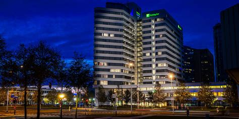 The amsterdam schiphol airport is located just 5 km away. Holiday Inn Express Amsterdam - Arena Towers Plan et ...