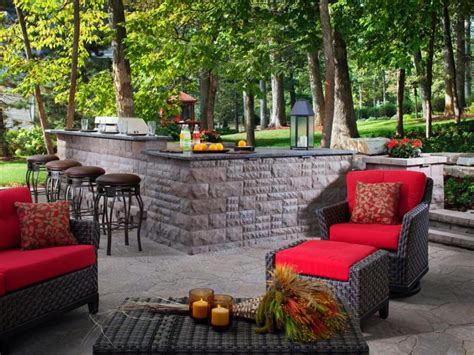 Move it from the patio to poolside in minutes. 23 Creative Outdoor Wet Bar Design Ideas