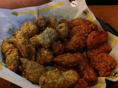 Turn the wings over halfway during cooking so they cook evenly. Buffalo Wild Wings Parmesan Garlic Boneless Recipe | Besto ...