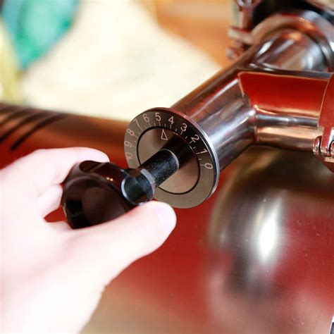 The professional automatic coffee roasters is able to make compensation according to the record and further compensate the imperfect environment condition. 600g Coffee Roaster - Affordable High-Level Coffee Roasting