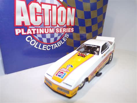 Action Don Prudhomme 124 1983 Pepsi Challenger Pontiac Funny Car