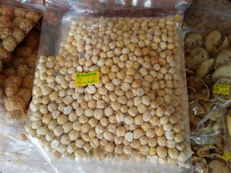 They became so popular that until it is being sold at shopping malls and any other places people pass by. Xing Fu: KACANG PUTIH
