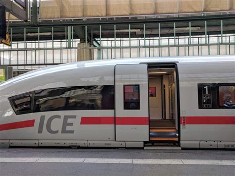 Bei ihrer sparkasse finden sie alle infos zu. Welche Sparkasse Kreditkarte lohnt sich und für wen ...