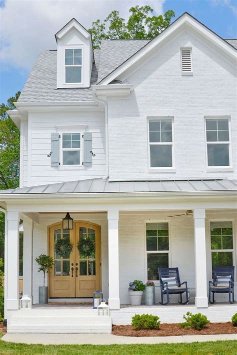Home exterior paint color schemes ideasthe exterior's color of the house reflects the character of the owner. 30 Beautiful Farmhouse Exterior Paint Colors Ideas - HOMYHOMEE