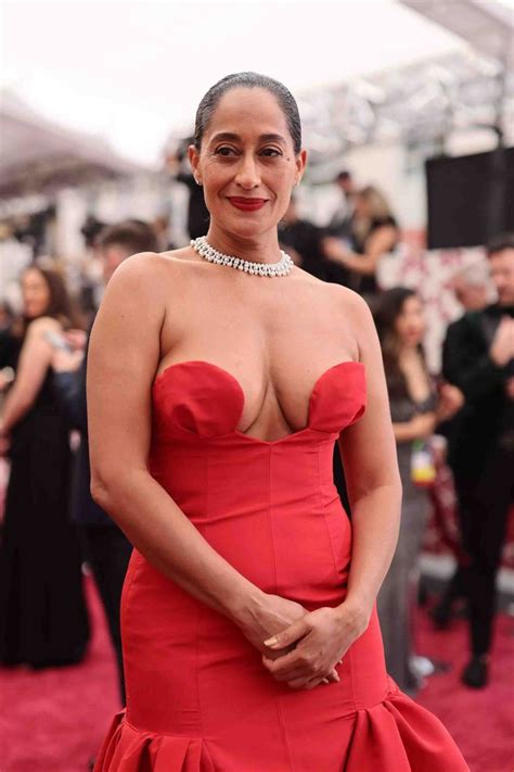 Lady In Red ️ Tracee Ellis Ross Arrives At The 2022 Oscars Wearing The Post Tracee Ellis Ross