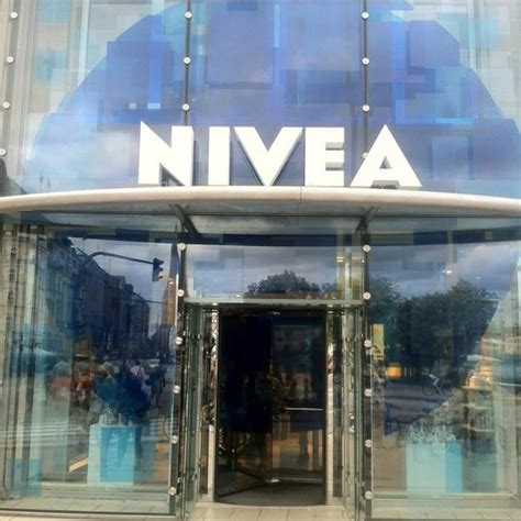 Die produktpalette ist sehr umfangreich. Nivea Haus - Cosmetics Shop in Hamburg