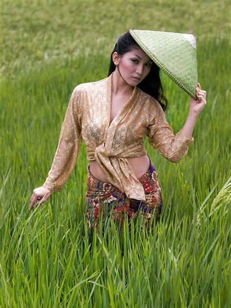 Foto Artis Model♥ On Twitter Selamat Hari Batik Nasional Haribatik 😘