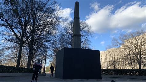 Crews Remove 115 Year Old Birmingham Confederate Monument