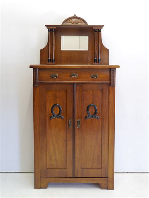 Amp verkaufen bei quoka de vertiko antik weiß schrank kommode hochkommode schubkasten und tür abschließbar 595 d 64853 otzberg hering alter pfarrer schrank um 1900 siehe fotos vertiko ebay. Vertiko Anrichte Schrank um 1900 Mahagoni 137x95x44cm ...