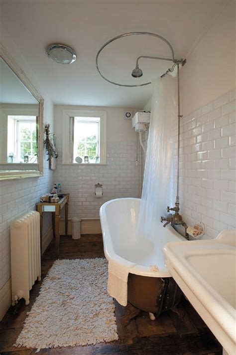 This long and narrow bathroom in melbourne, australia, doesn't hold back on style. Pin by http://www.thegoodenabler.com on Bathroom ...