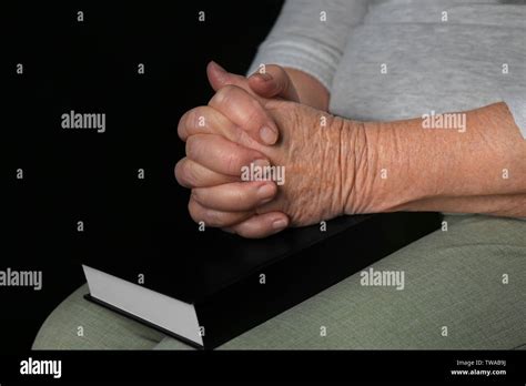 Elderly Hands Bible Hi Res Stock Photography And Images Alamy