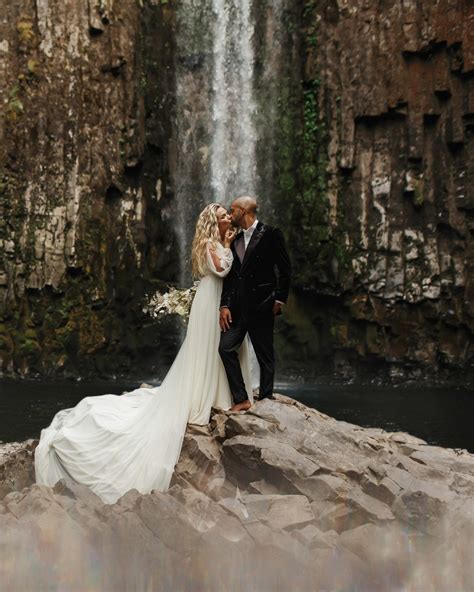 Oregon Waterfall Wedding