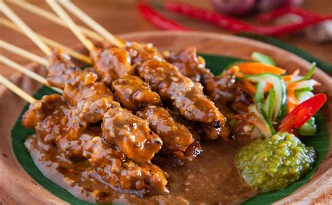 Kuliner ayam satu ini diolah dengan cara merendam ayam ke dalam bumbu untuk kemudian. Inilah 7 Makanan Khas Indonesia yang Terkenal Di Dunia ...