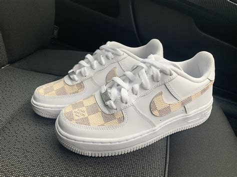 Air force one custom beige and white custom by me all size available air force one all the shoes i sell are official, i buy them either in store or directly online from official retailers. CUSTOM BEIGE LV X 19 AIR FORCE 1 - Derivation Customs ...