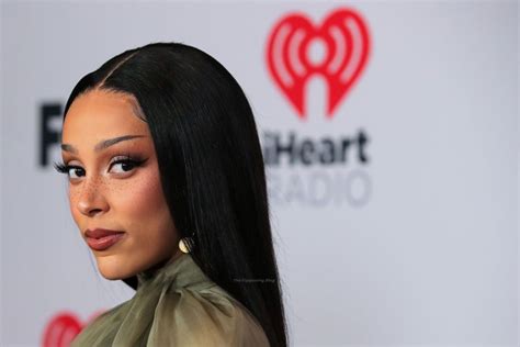 Doja Cat Shows Off Her Tits At The 2021 Iheartradio Music Awards 63