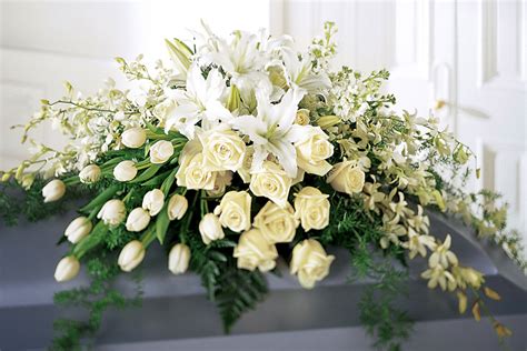 What Different Funeral Flowers Really Mean Expert Tips For Selecting The Proper Remembrance