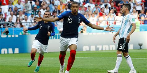 Testament to just how good kylian mbappe was during psg's thrashing of barcelona yesterday night, french publication l'equipe have given him a 9/10 rating. France-Argentine : Kylian Mbappé, l'étoile qui a guidé les ...