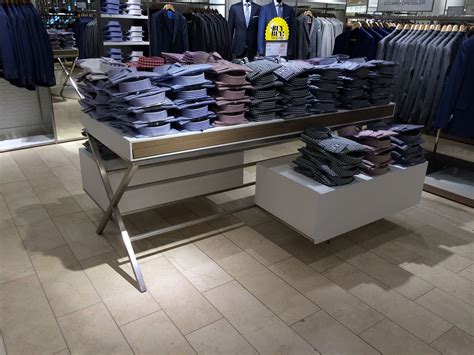 Dusseldorf Retail Mannequins Retail Fixtures Display Tables